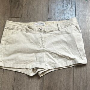 GUESS Women's Cream Chino shorts size 28 based on the tag they are vintage